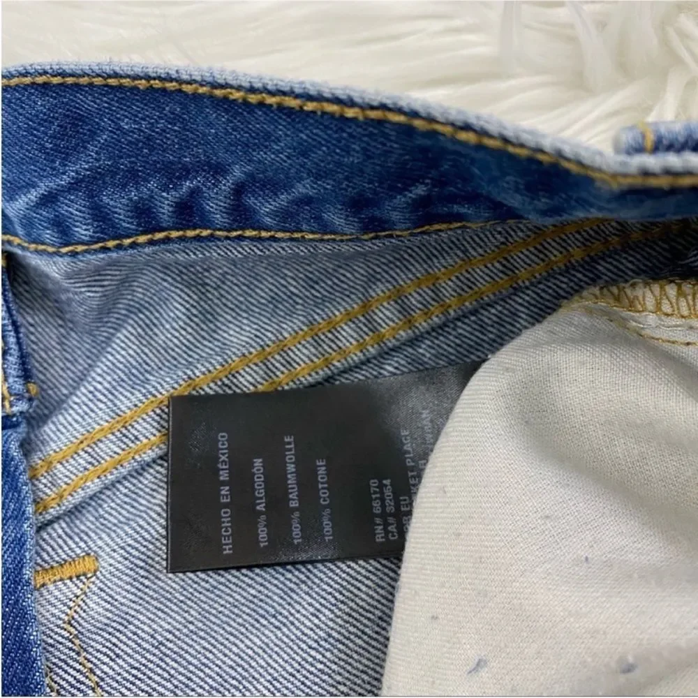 BDG Essential Mid Rise Distressed Denim Shorts 118